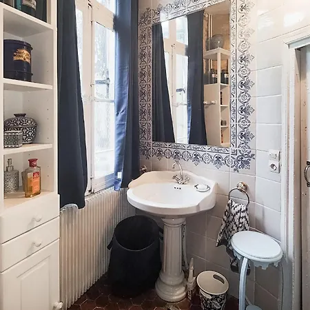 In With Kitchen Apartment